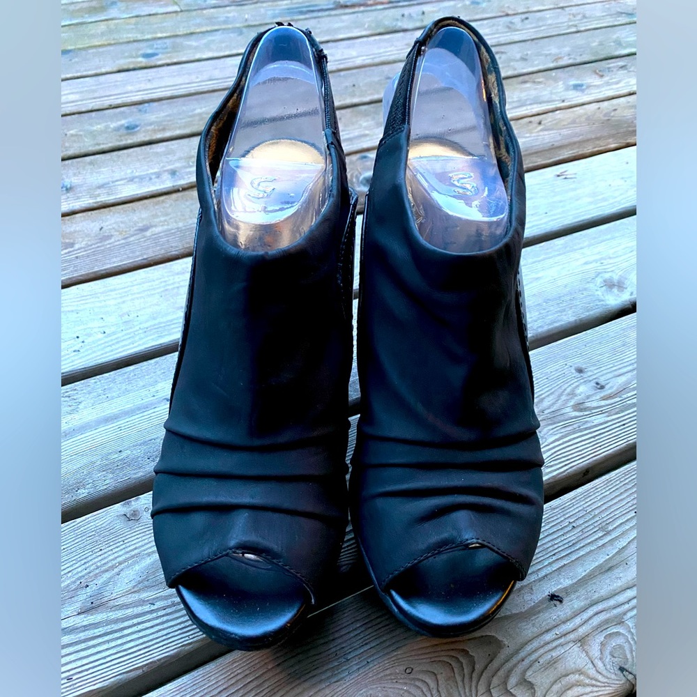 N by Nicole Miller Black Suede Peep Toe Slingback Wedges